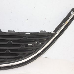 Vauxhall Astra Front Bumper Grill 13368822 Genuine *DAMAGED* - Image 3