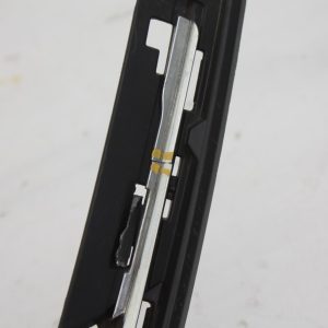 Vauxhall Astra Front Bumper Grill 13368822 Genuine *DAMAGED* - Image 7