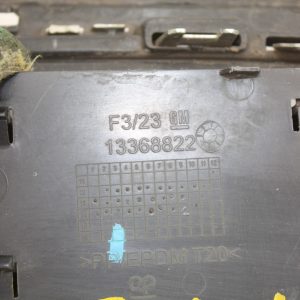 Vauxhall Astra Front Bumper Grill 13368822 Genuine *DAMAGED* - Image 9