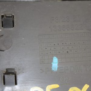 Vauxhall Astra Front Bumper Grill 13368822 Genuine *DAMAGED* - Image 10