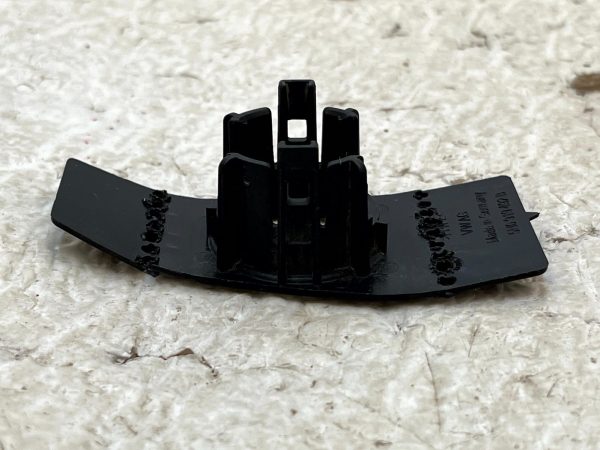 Volkswagen Golf MK8 Rear Right Parking Sensor Bracket 5H0919492B Genuine 178539087257 5