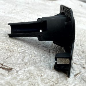 Volvo V60 Mk2 Front Right Side Headlight Washer Cover Bracket 31663587 Genuine - Image 6