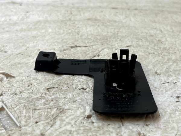 Volvo XC90 Rear Right Side Parking Sensor Mount Bracket 20 24 32345822 Genuine 178551046467 4