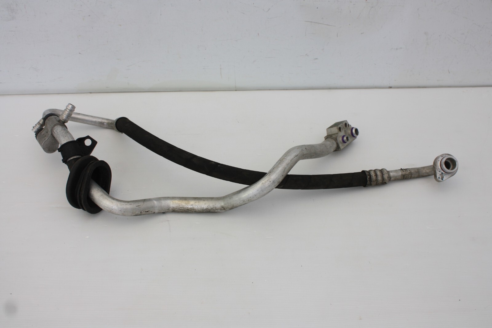 Audi A4 AC Conditioning Refigerant Pipe Hose Tube 2008-2012 8K0260707AC Genuine