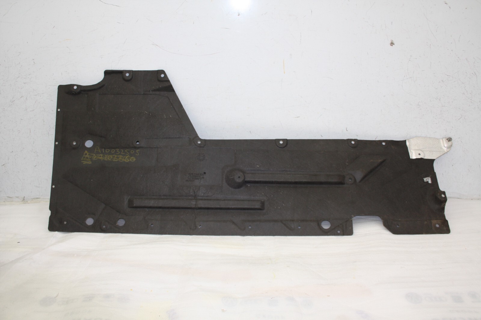 BMW 1 3 Series F20 F21 F22 F30 F32 F33 F36 Right Under Tray 51757241834 Genuine