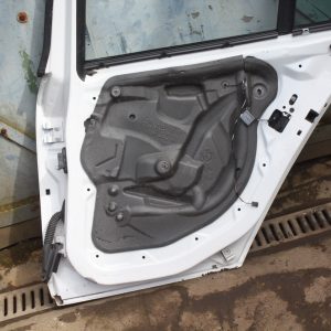 BMW 1 Series E87 Rear Right Door Genuine - Image 15