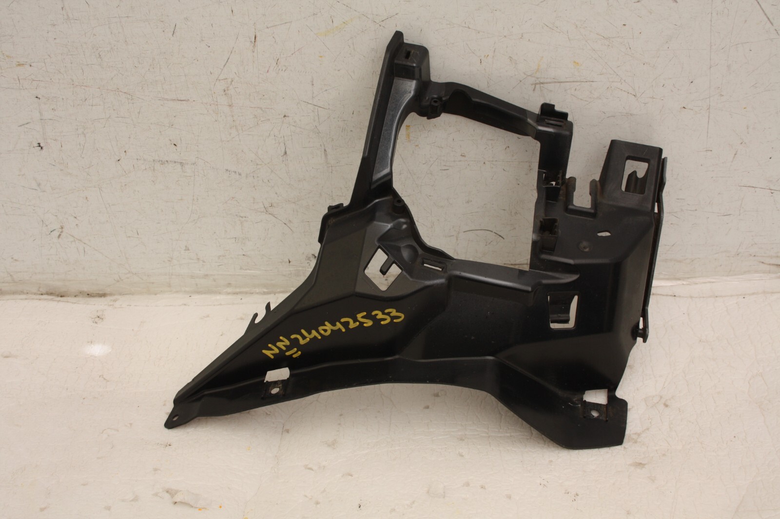 BMW 1 Series F20 F21 Front Bumper Right Bracket 51117371740 Genuine