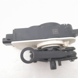 BMW 5 Series G30 Intake Actuator Motor 5811R1001 Genuine - Image 4