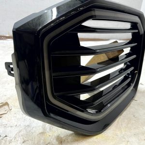 BMW XM G09 Front Bumper Right Side Grille 2023 ON 51139451678 Genuine - Image 4