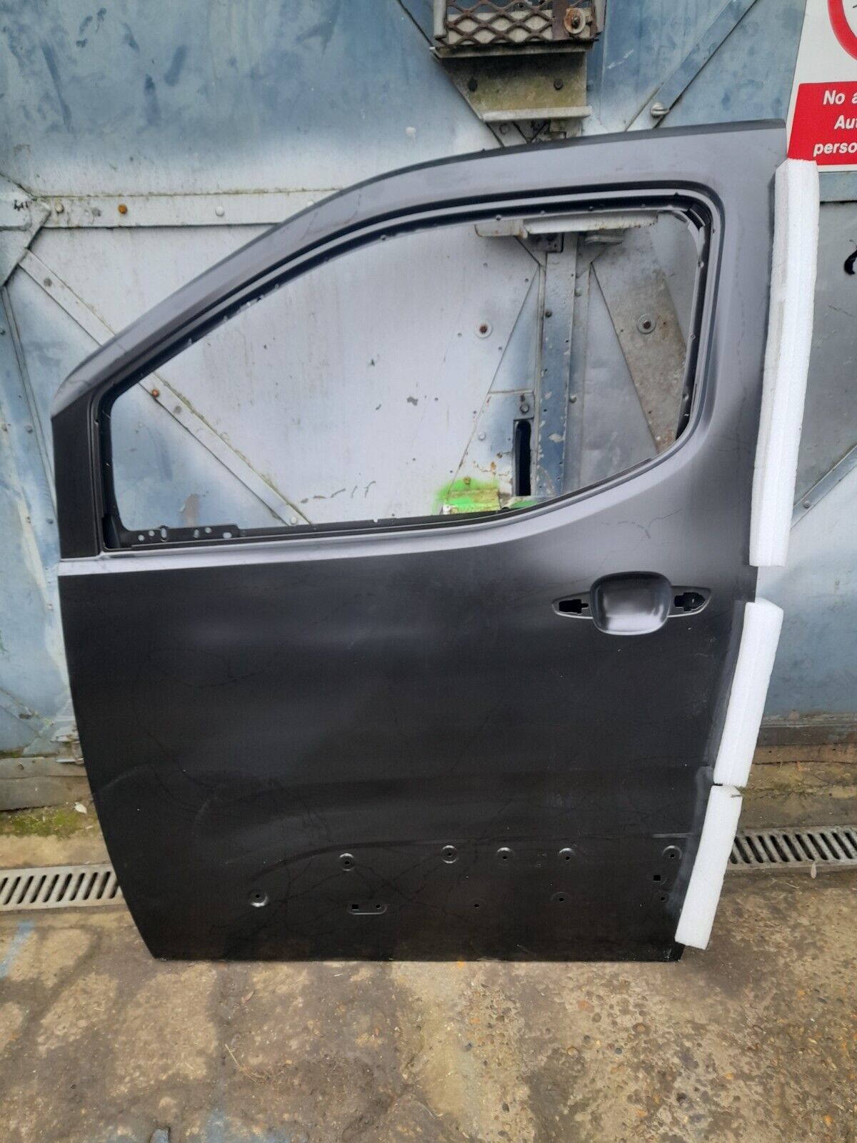 Citroen Berlingo Front Left Side Door 2018-2024 9843490080 Genuine