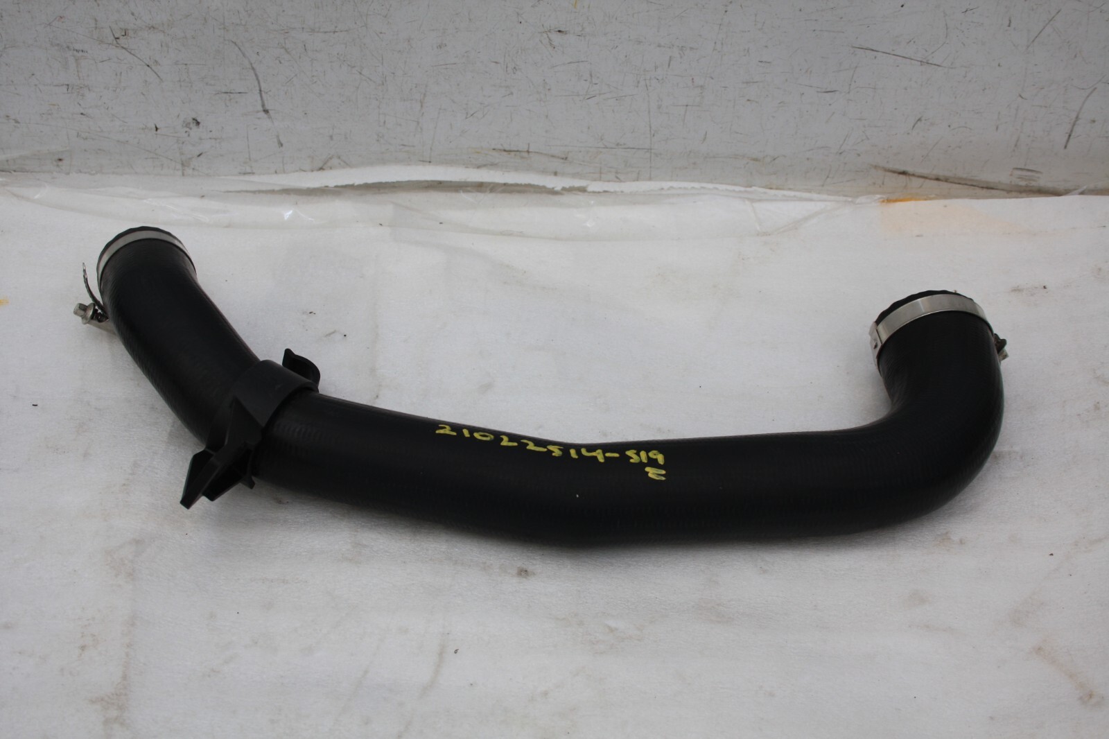 Ford Fiesta Intercooler Turbo Pipe Hose 2013 TO 2017 C1B1-6C646-AH Genuine