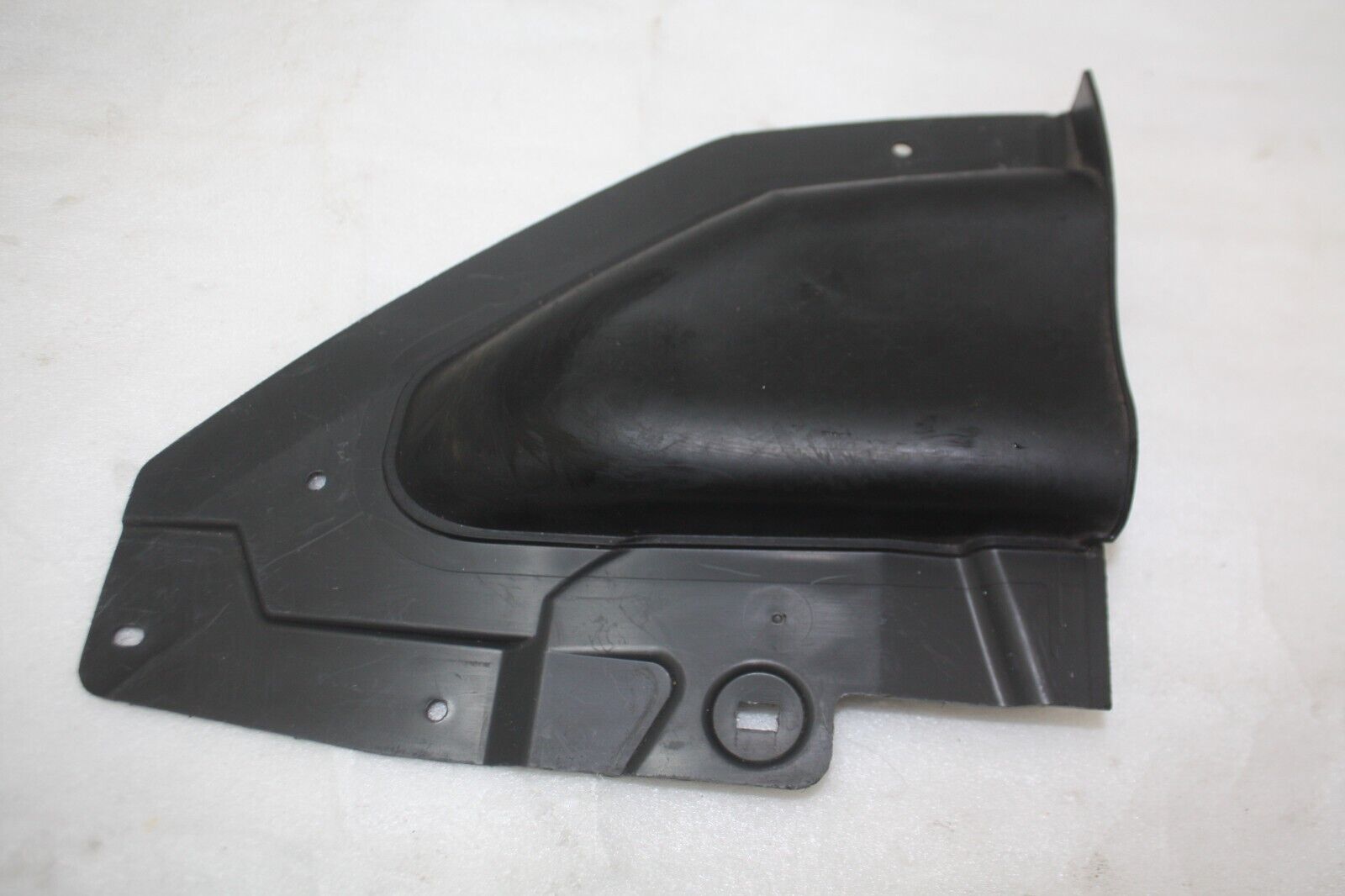 Ford Focus Front Left Wheel Arch Cover JX7B-16B075-A Genuine