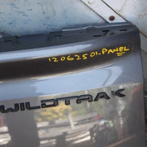 Ford Ranger Wildtrak Rear Tailgate 2025 Onwards *DAMAGED* - Image 5
