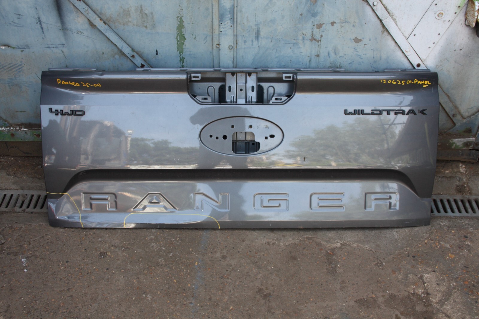 Ford Ranger Wildtrak Rear Tailgate 2025 Onwards *DAMAGED*