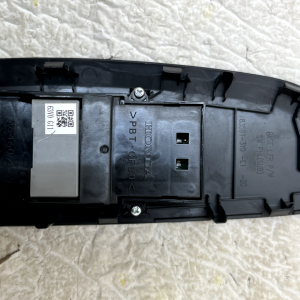 Honda ZR-V Front Left Door Window Control Switch 2023 ON M64609 Genuine - Image 8