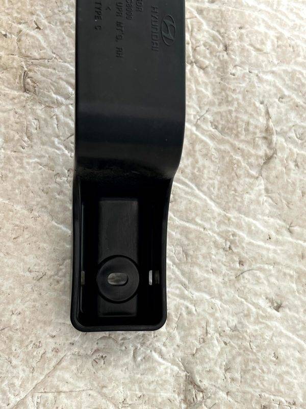 Hyundai i20 Rear Right Bumper Mount Bracket 2014 TO 2018 86681-C8000 Genuine 4 Hyundai i20 Rear Right Bumper Mount Bracket 2014 TO 2018 86681 C8000 Genuine 178545055688 5