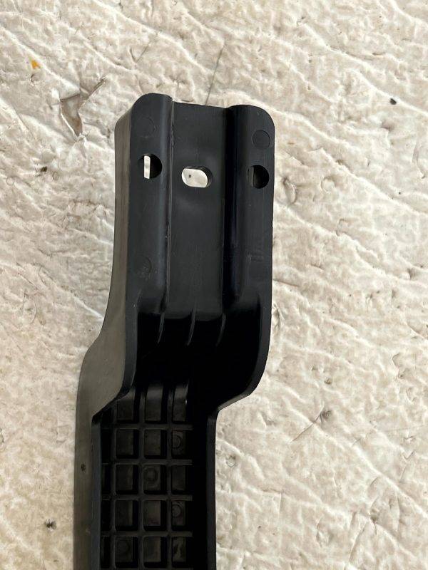 Hyundai i20 Rear Right Bumper Mount Bracket 2014 TO 2018 86681-C8000 Genuine 6 Hyundai i20 Rear Right Bumper Mount Bracket 2014 TO 2018 86681 C8000 Genuine 178545055688 7