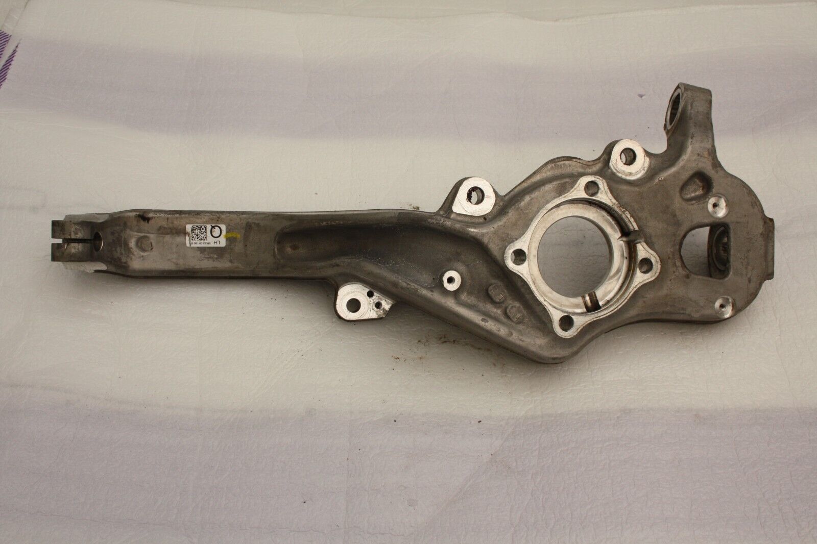 Jaguar F Pace X761 Front Left Wheel Hub Spindle MK83-3K186-B Genuine