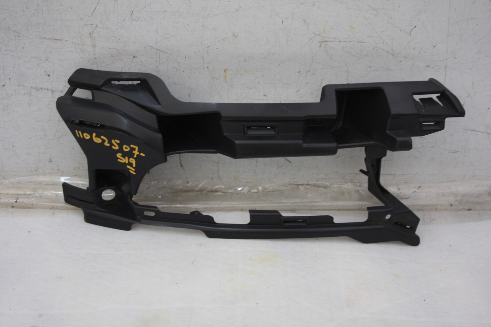 Jaguar I Pace X590 Front Bumper Left Bracket 2018 ON J9D3-15267-A Genuine