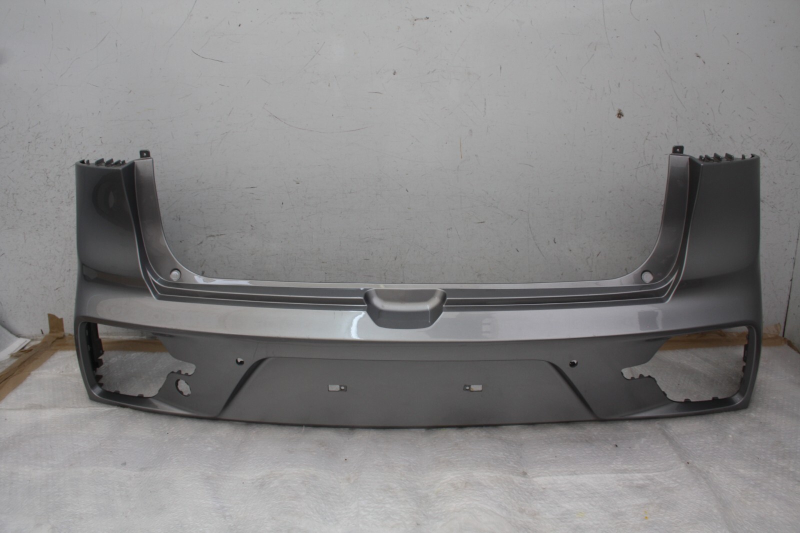 Kia Niro Rear Bumper 2019 TO 2022 86611-Q4000 Genuine *DAMAGED*