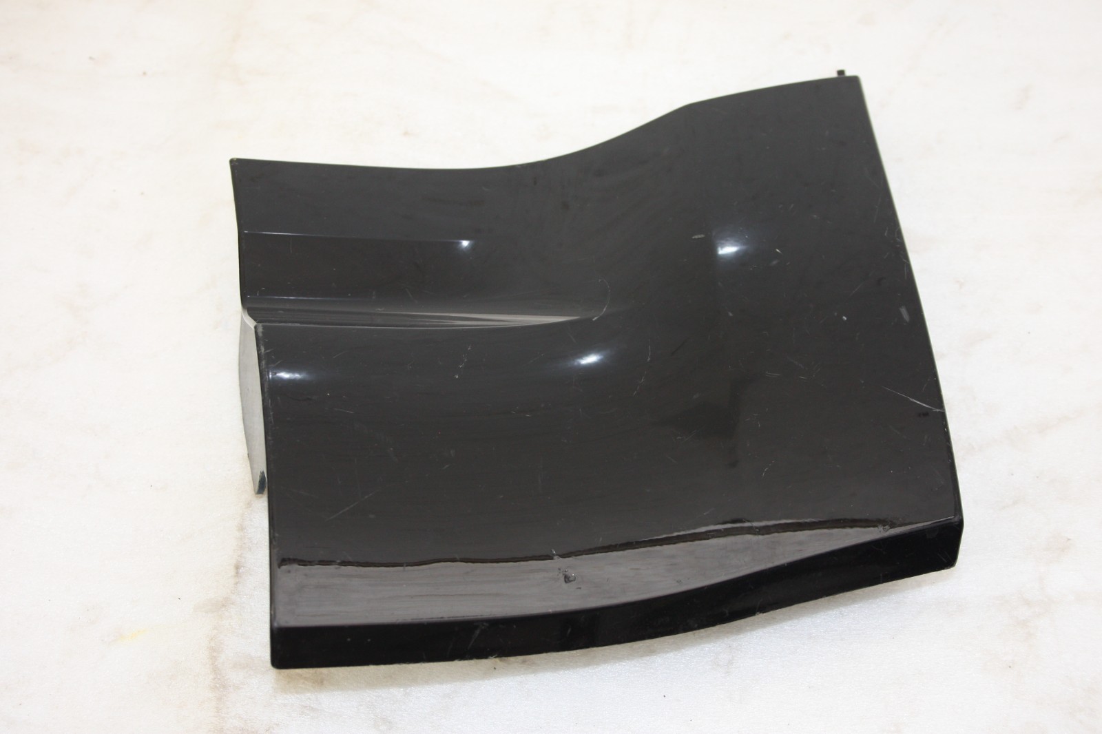 Land Rover Defender Front Right Wing Cover Trim 2020 ON L8B2-16D054-BD *DAMAGED*