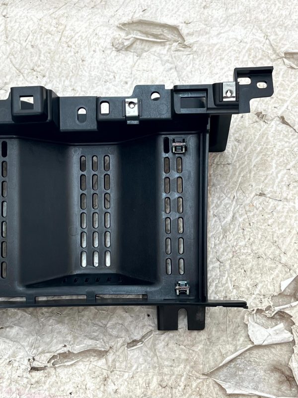Land Rover Defender L663 Dash Screen Mounting Bracket 20 ON L8B2047A04AC Genuine 178504938918 6