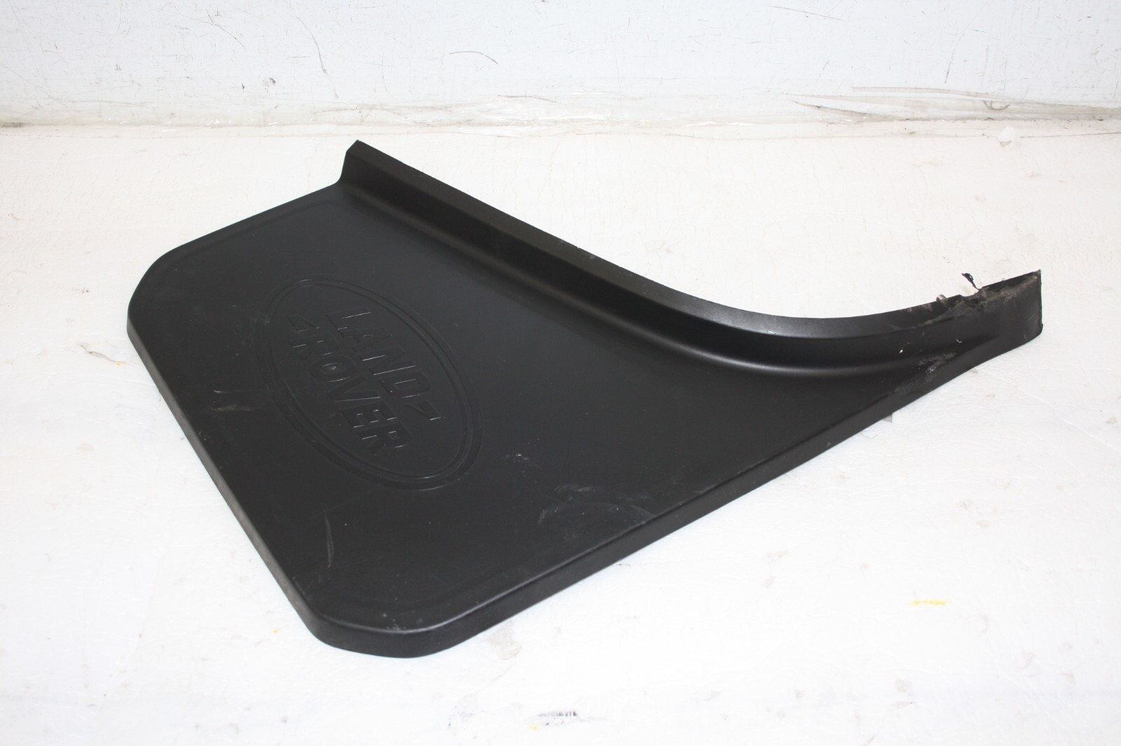Land Rover Defender L663 Rear Right Mud Flap 2020 ON L8BM-286A12-BB *DAMAGED*