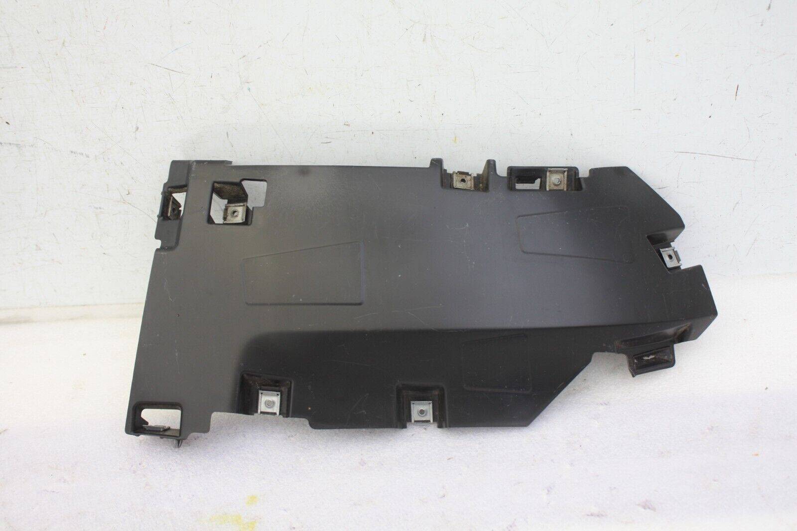 Land-Rover-Discovery-L462-Bumper-Cover-Heat-Shield-LK72-17F814-A-Genuine-176571178048