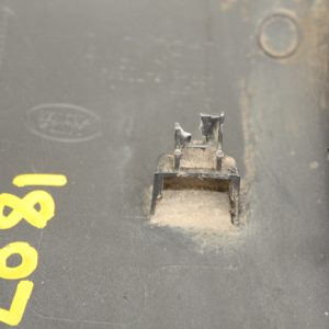 Land Rover Discovery L462 Front Right Wing Trim HY3M-16D054-AA Genuine *DAMAGED* - Image 7
