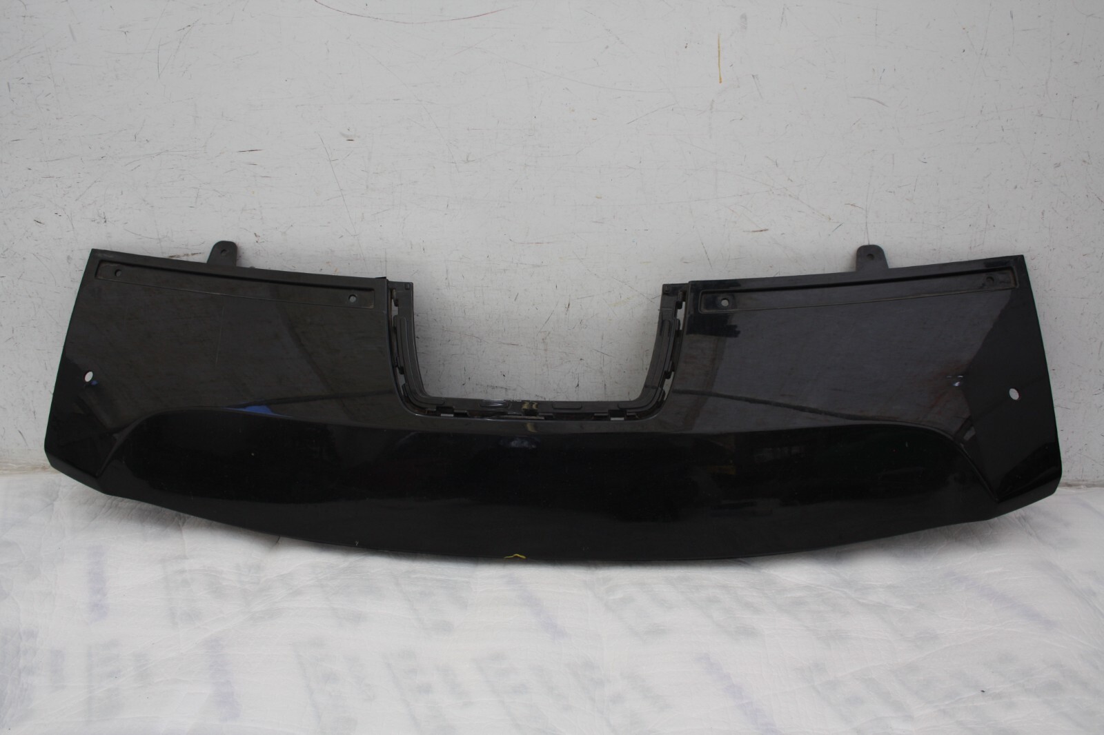 Land Rover Discovery Sport Front Lower Section 2019 ON MY42-17F011-AAW *DAMAGED*