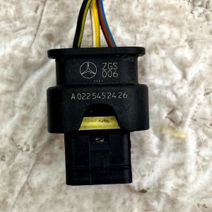 Mercedes C-Class W205 PDC Sensor Wiring Loom Plug Connector A0225452426 Genuine - Image 3