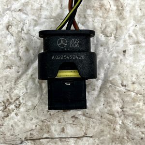 Mercedes C Class W205 PDC Sensor Wiring Loom Plug Connector A0225452426 Genuine - Image 3