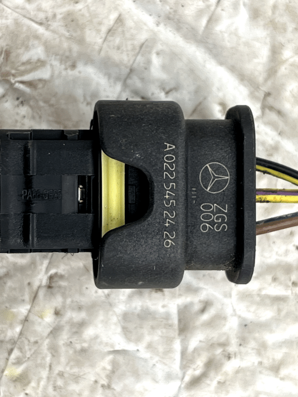 Mercedes C Class W205 PDC Sensor Wiring Loom Plug Connector A0225452426 Genuine 178510567798 8