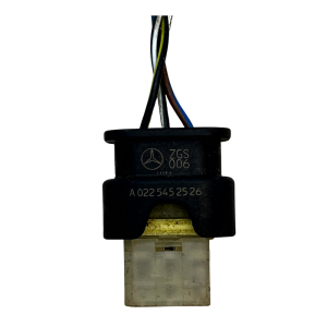 Mercedes C-Class W205 PDC Sensor Wiring Loom Plug Connector A0225452526 Genuine - Image 3