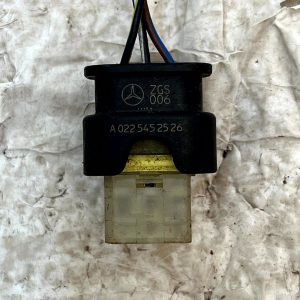 Mercedes C-Class W205 PDC Sensor Wiring Loom Plug Connector A0225452526 Genuine - Image 7