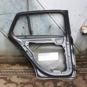 Mercedes C Class estate s205 Rear Left Door A2057320310 - Image 9