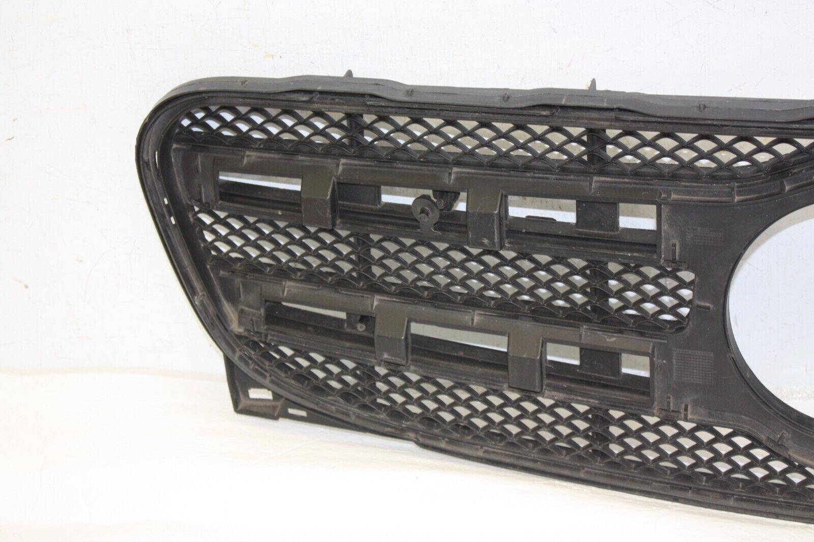 Mercedes-GLA-X156-Front-Bumper-Grill-2014-TO-2017-A1568880460-Genuine-DAMAGED-176260977378-4