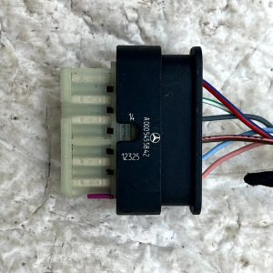 Mercedes S-Class W223 Rear Bumper Wiring Loom Plug Connector A0005455842 Genuine - Image 3