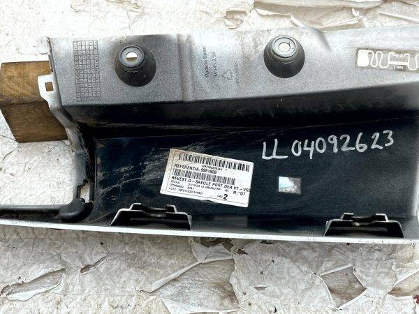 Mercedes Vito W447 Rear Right Side Taillight Cover Trim A4476903700 Genuine 178542292478 8