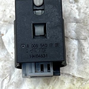 Mercedes eSprinter Wiring Loom Harness Plug Connector A0065401781 Genuine - Image 9