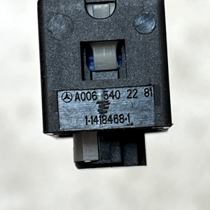 Mercedes eSprinter Wiring Loom Harness Plug Connector A0065402281 Genuine - Image 9