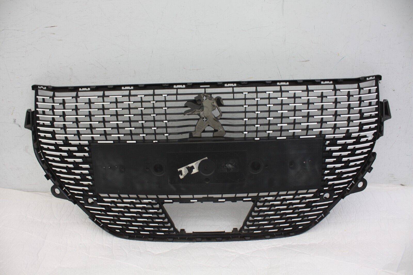 Peugeot 208 Front Bumper Grill 2020 TO 2023 9831838880 Genuine DAMAGED 176587061228