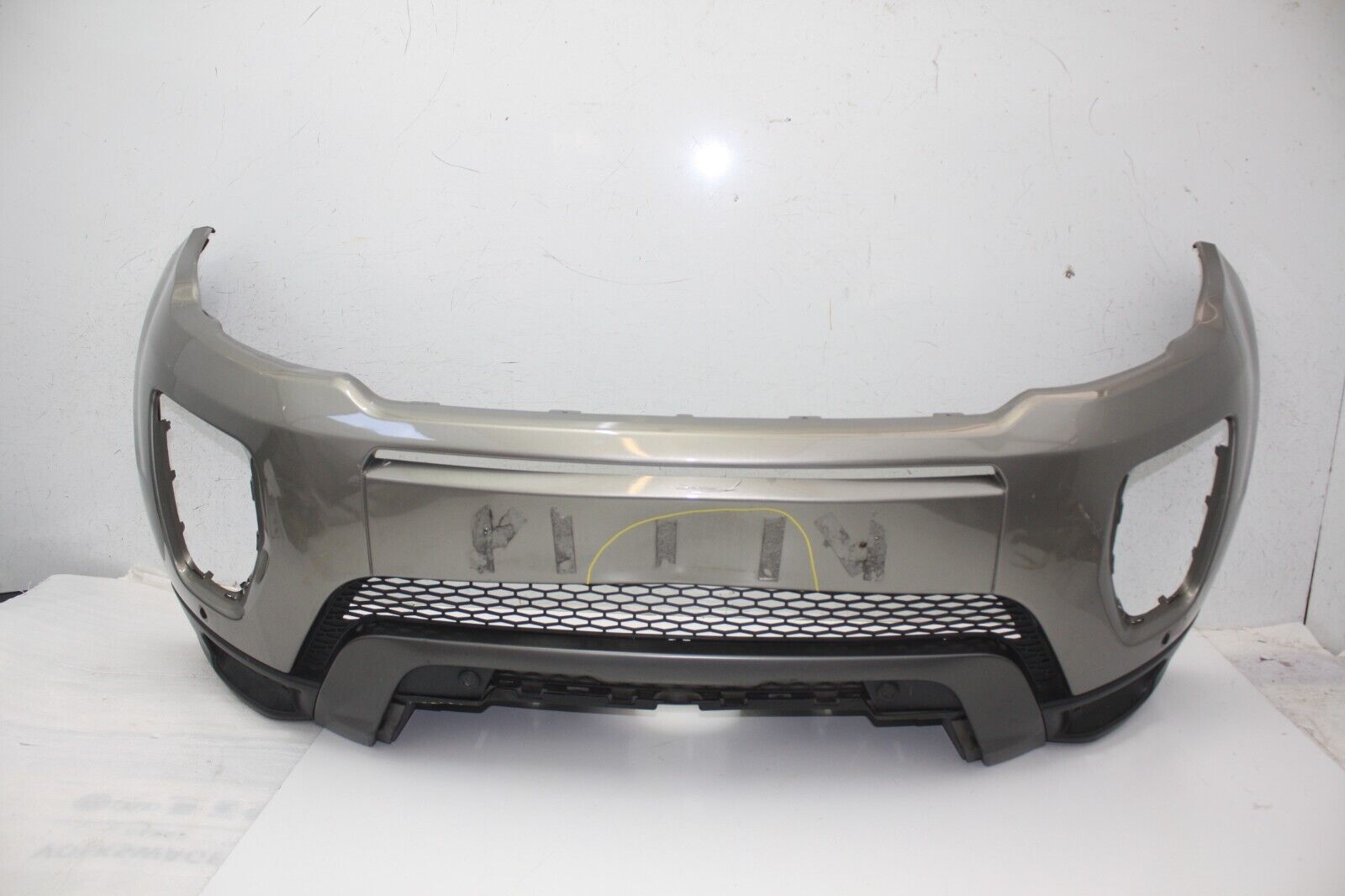 Range Rover Evoque Dynamic Front Bumper 15-19 GJ32-17F003-C Genuine *DAMAGED*