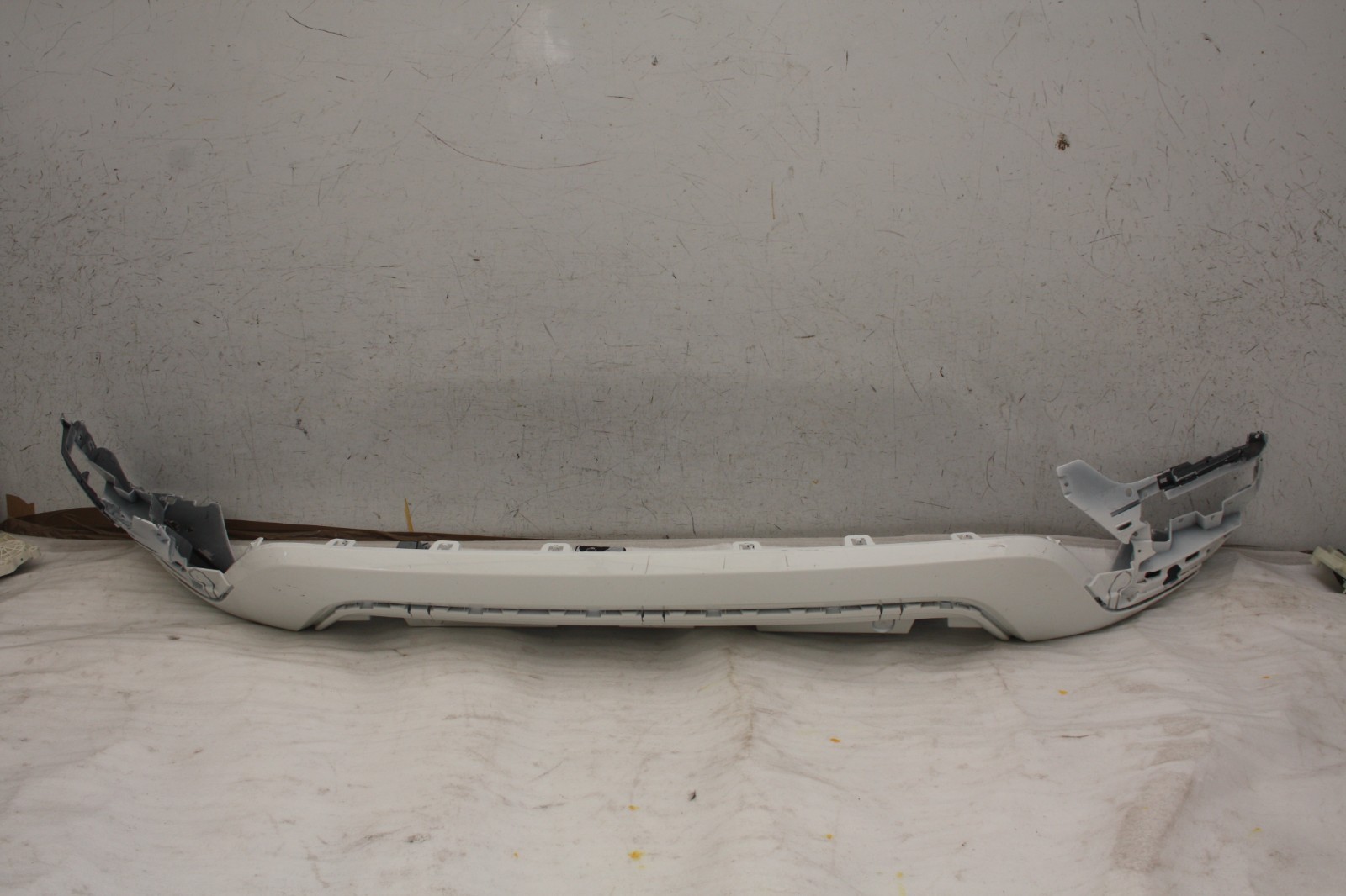 Range Rover Evoque Dynamic Front Lower Section 2019 ON K8D2-17F775-BD *DAMAGE*