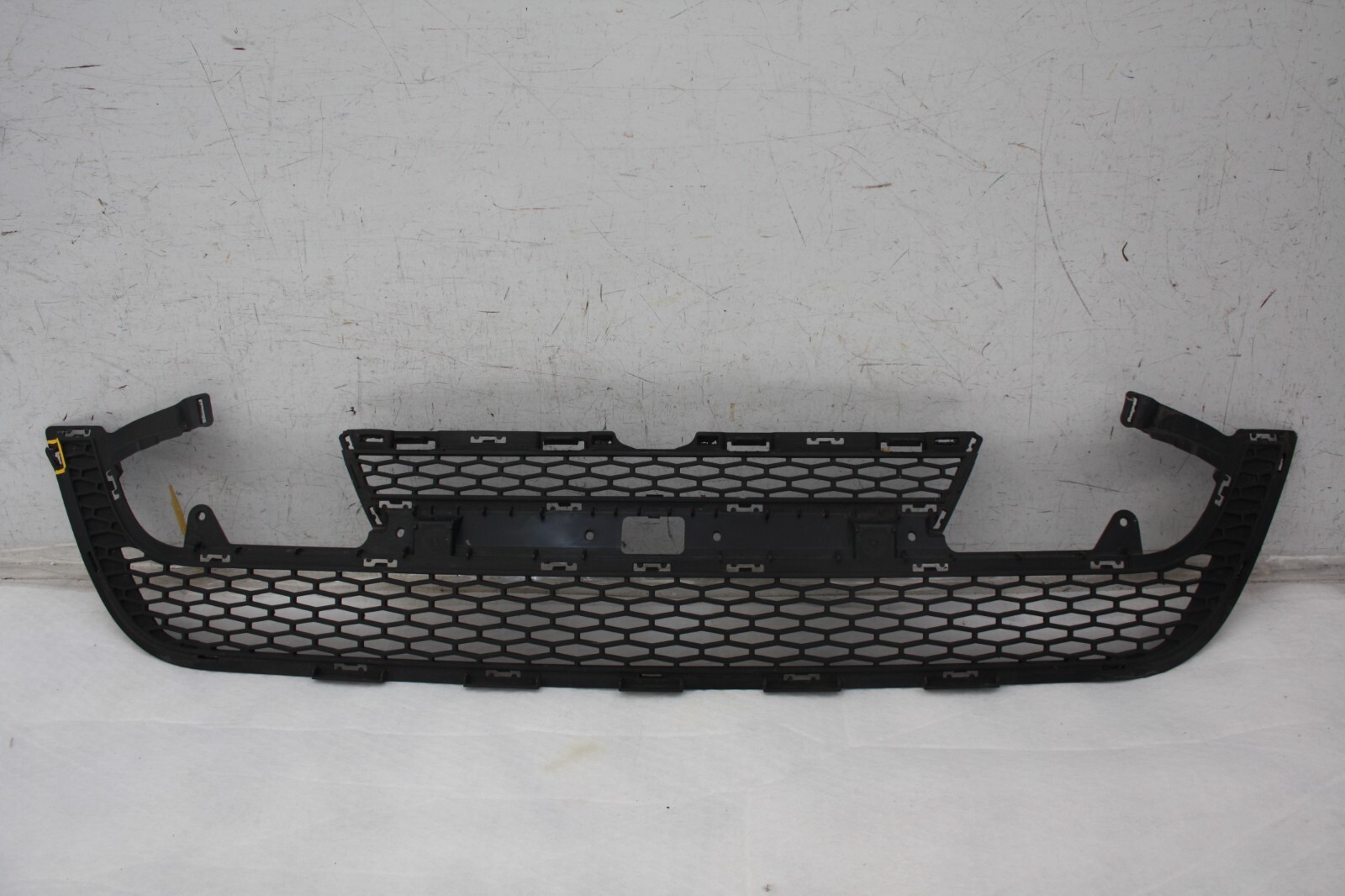 Range Rover Evoque Front Bumper Grill 2016-2019 GJ32-17K945-B Genuine *DAMAGED*