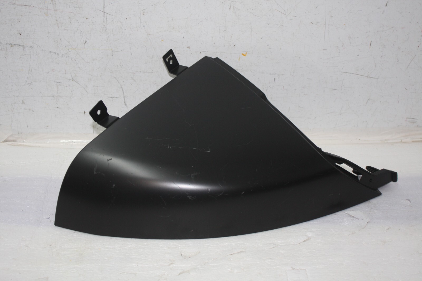 Range Rover L460 Front Bumper Left Corner Trim 2022 ON M8E2-17E785-A Genuine