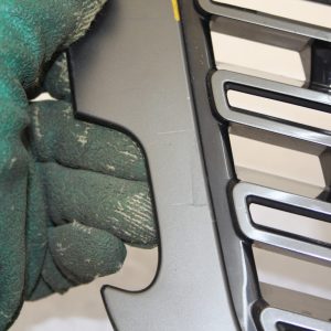 Range Rover Sport Front Bumper Grill 2022 ON N9X2-8200-A Genuine *DAMAGED* - Image 11