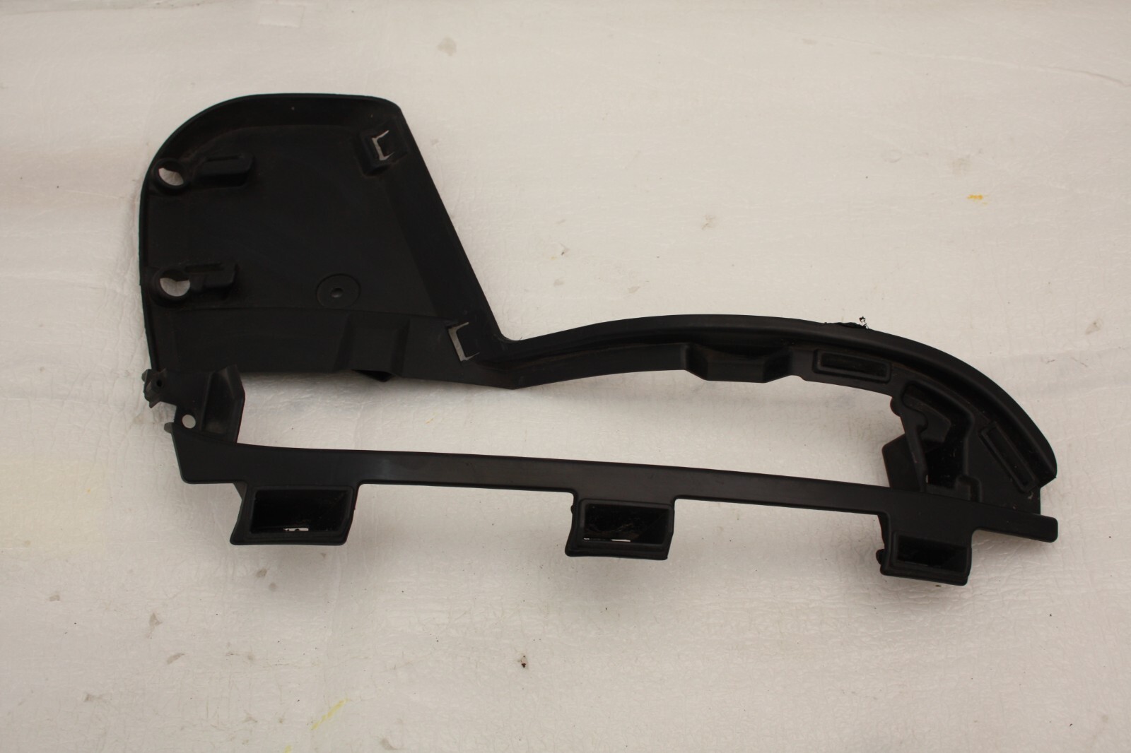 Range Rover Velar Front Bumper Left Fog light Bracket 2017 TO 2023 J8A2-15267-BA