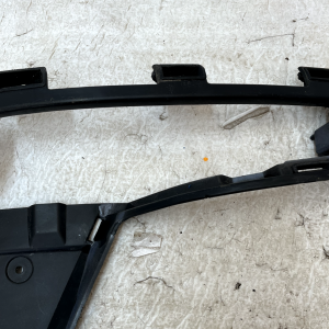 Range Rover Velar Front Right Fog light Bracket 2017-2023 J8A2-15266-BA Genuine - Image 4