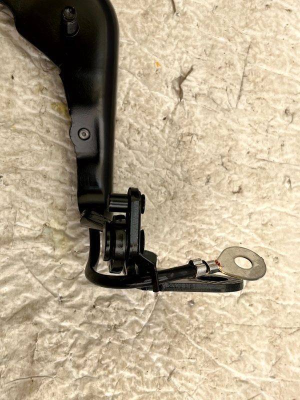 Range Rover Velar L560 Rear Right Tailgate Hinge 2017-2023 J8A2-42900-AC Genuine 2 Range Rover Velar L560 Rear Right Tailgate Hinge 2017 2023 J8A2 42900 AC Genuine 178556541258 3